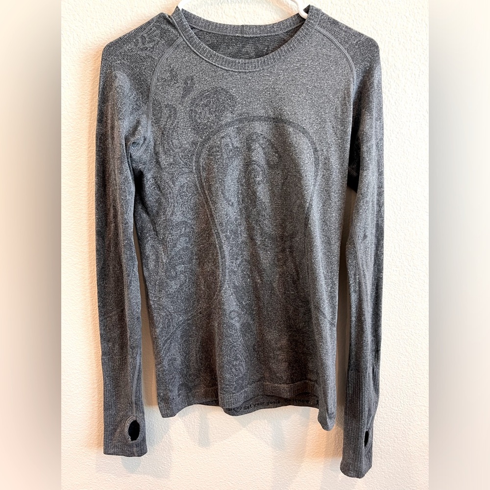 Lululemon long sleeve tech tee with floral design Size 8